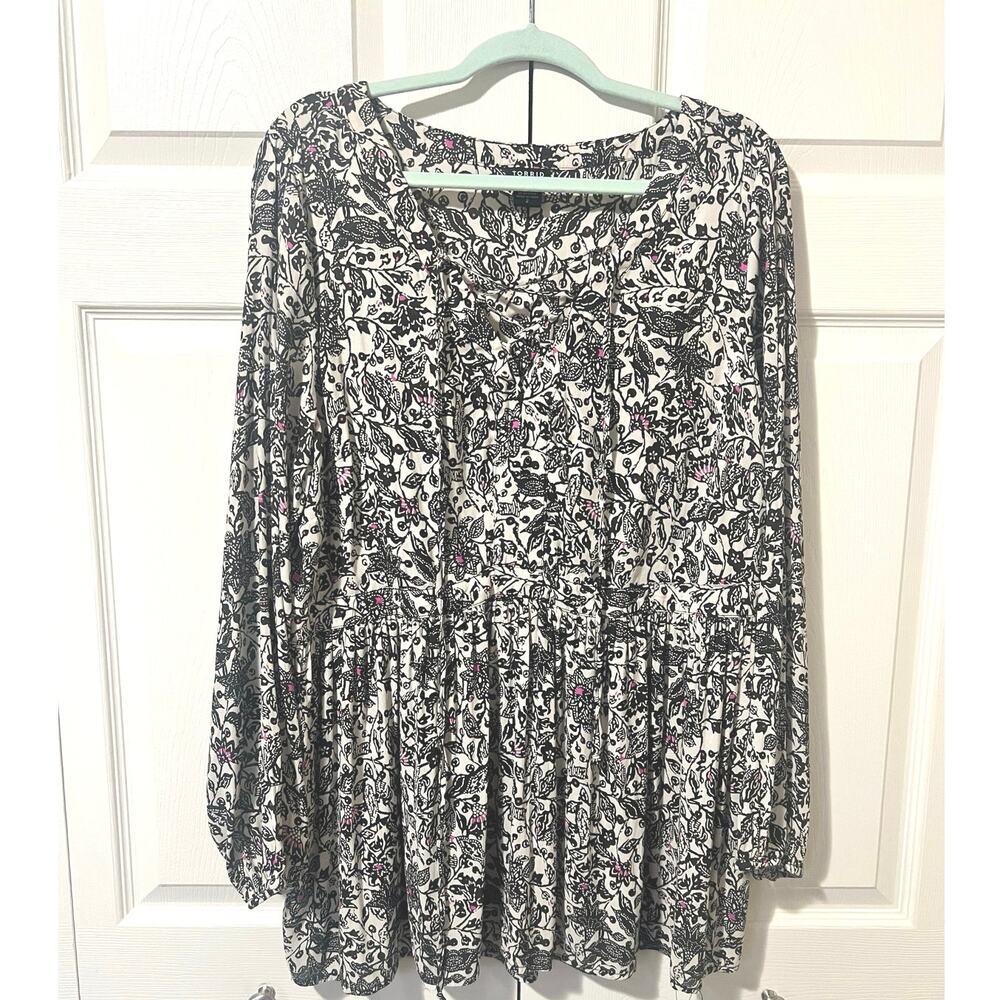 Torrid Lace-Up Babydoll Tunic Blouse Black White Pink Floral Plus Size 2